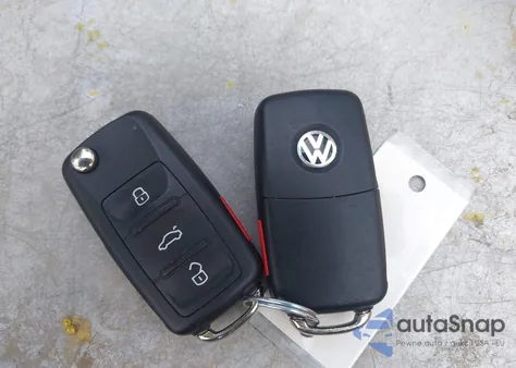 2018 Volkswagen Passat 2.0T Se z USA, uszkodzony, nr VIN 1VWBA7A30JC022116